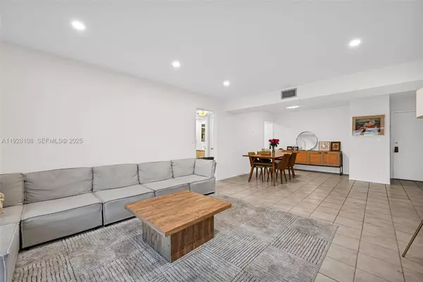 Hollywood, FL 33021,4020 N Hills Dr #29