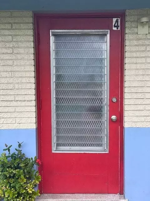 Fort Lauderdale, FL 33315,330 SW 19th St #4