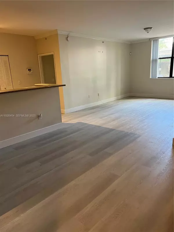 Hollywood, FL 33020,1919 Van Buren St #114A