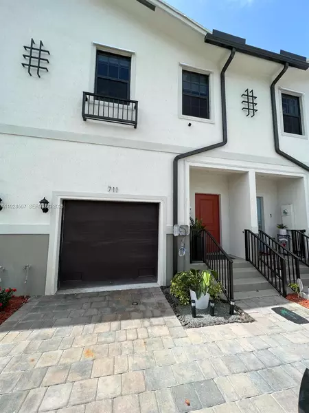 711 SW 11th St, Florida City, FL 33034