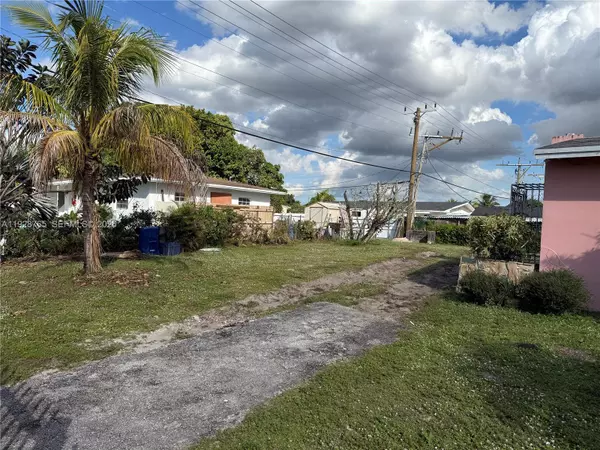 Miami Gardens, FL 33055,17501 NW 41st Ave