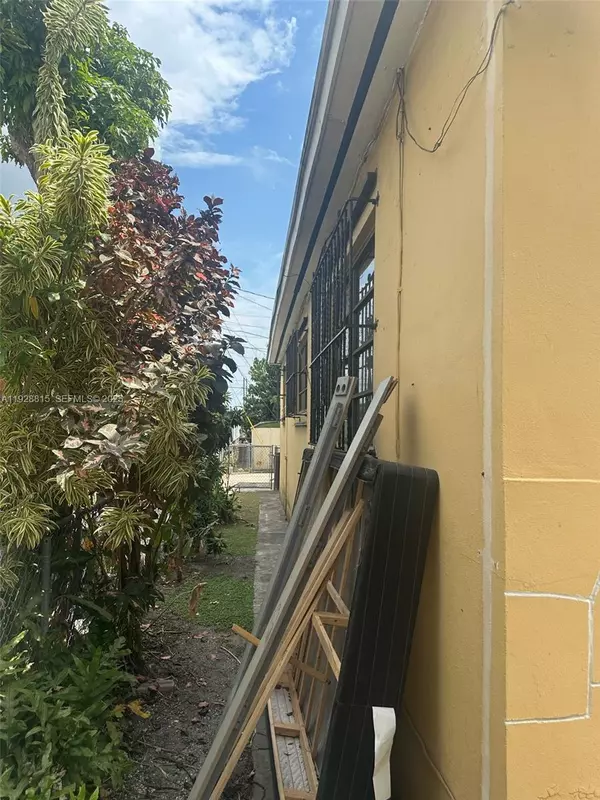 Hialeah, FL 33013,4465 E 8th Ln