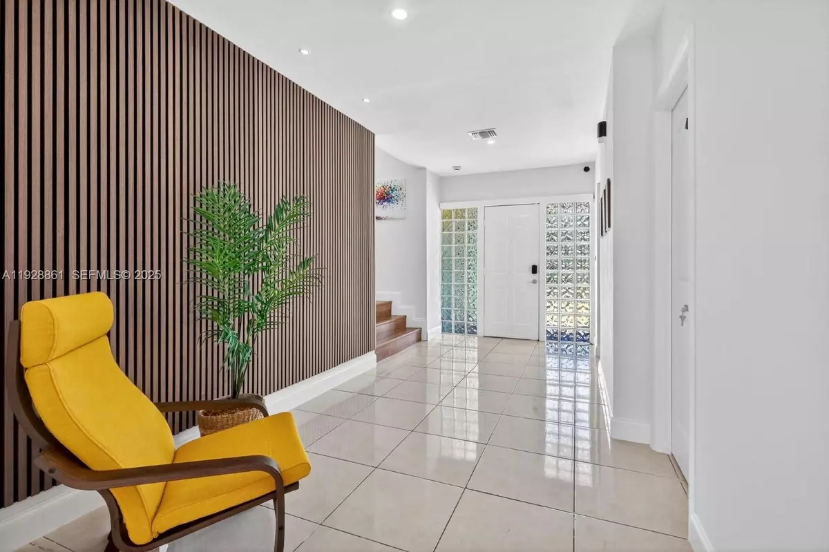 North Miami Beach, FL 33162,245 NE 175th St