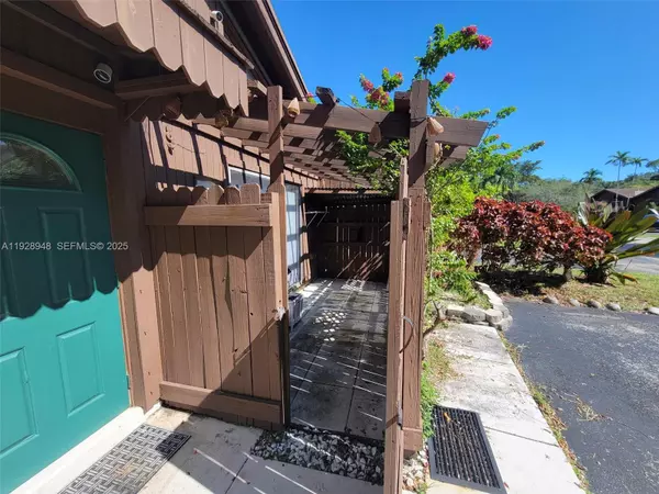 Miami, FL 33176,11375 SW 112th Cir Ln S