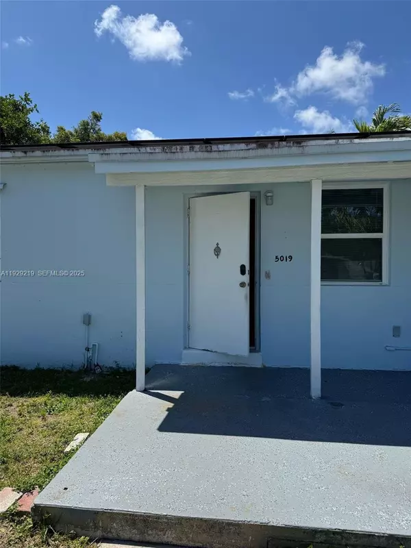 Pompano Beach, FL 33064,5019 NE 19th Ter
