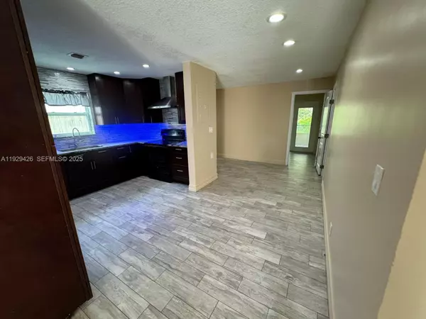 North Lauderdale, FL 33068,7915 SW 7th Pl