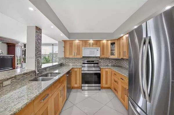 Hallandale Beach, FL 33009,200 Leslie Dr #707