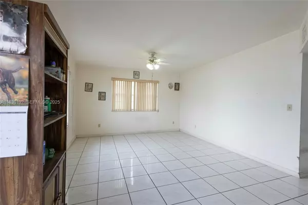 Miami, FL 33165,4151 SW 112th Ct