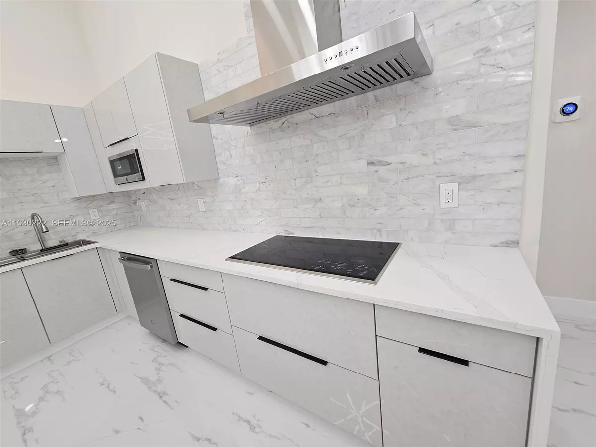 Palm Beach Gardens, FL 33418,4 Alford court #0