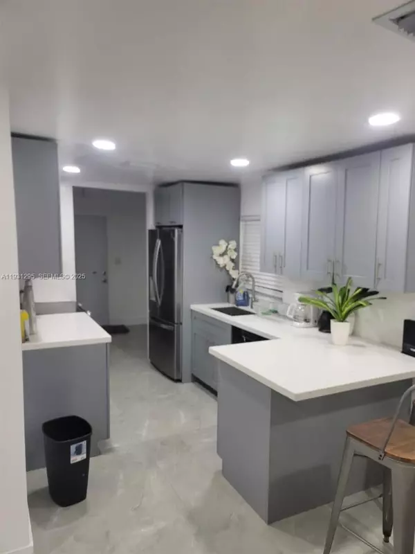 Miami, FL 33150,512 NW 96th St #A