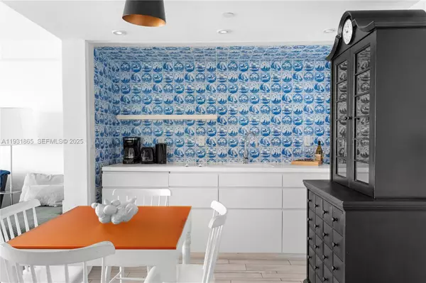 Miami Beach, FL 33139,1100 West Ave #1014