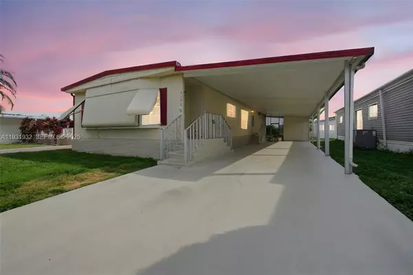 5290 SW 23rd Ave, Dania Beach, FL 33312