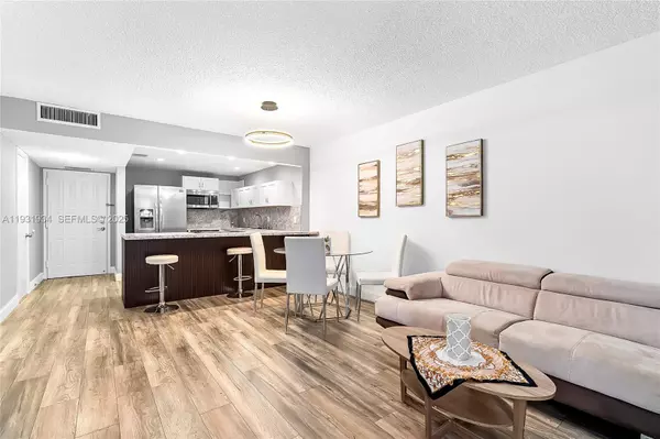 Hallandale Beach, FL 33009,400 Leslie Dr #305