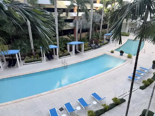 Aventura, FL 33180,18800 NE 29th Ave #323