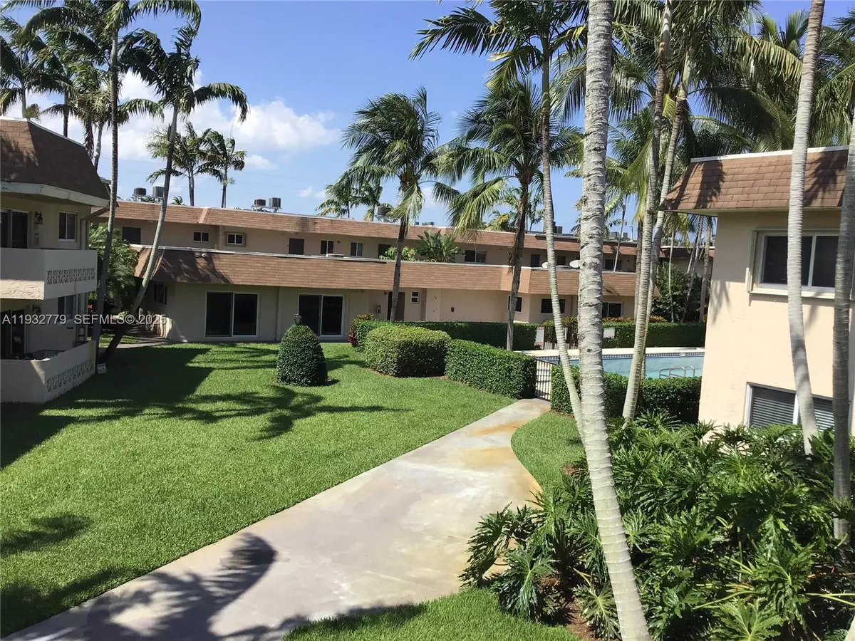 Palmetto Bay, FL 33176,14500 SW 88th Ave #205