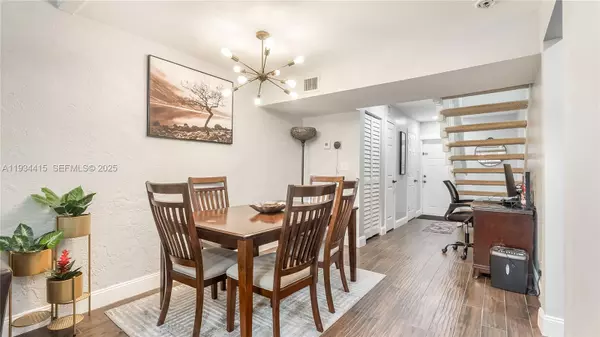 Davie, FL 33024,4289 N 76th Ave