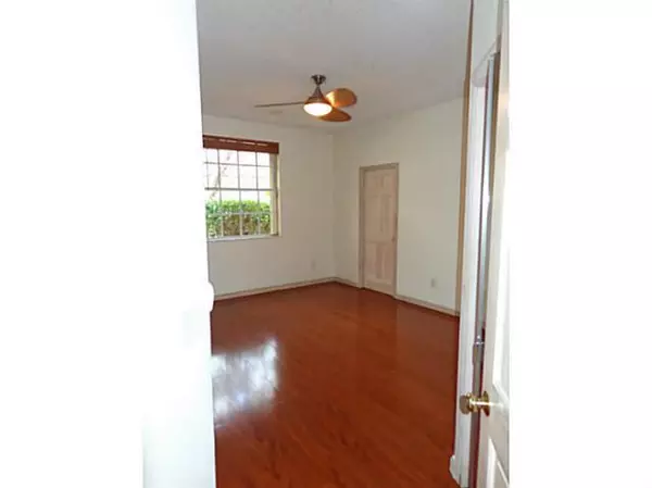 Weston, FL 33326,375 SABAL WY