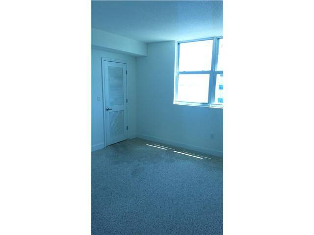 Miami, FL 33141,7501 E TREASURE DR #9C