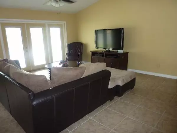 Davie, FL 33325,Address not disclosed