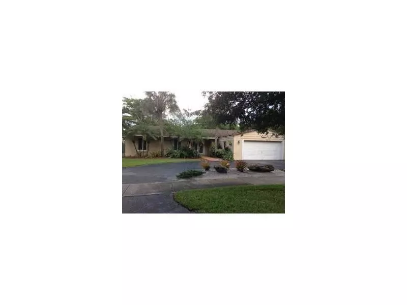 15211 DURNFORD DR, Miami Lakes, FL 33014