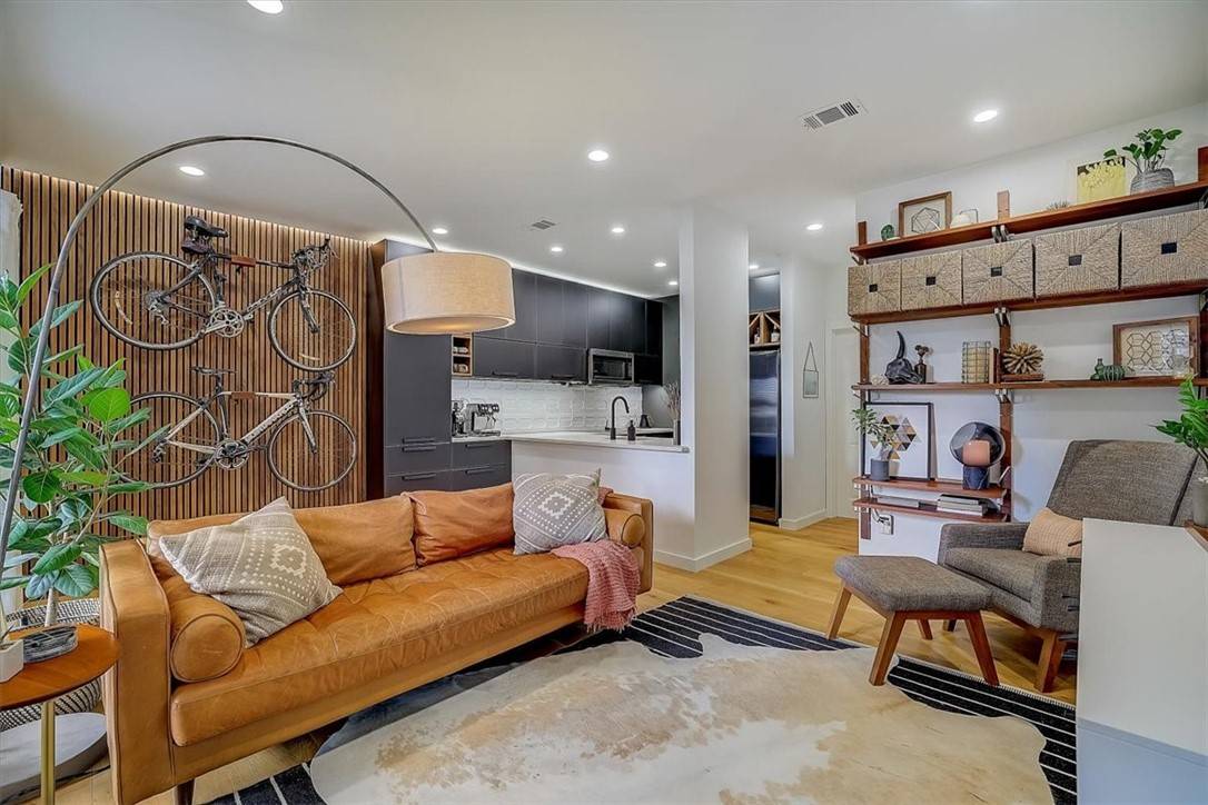 South First Adorable Condo for Sale
