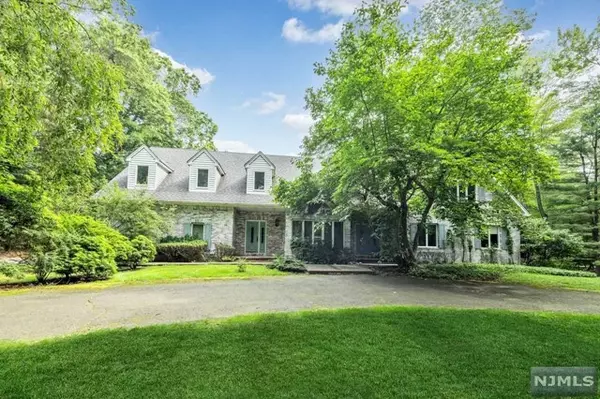 25 Ackerman RD, Saddle River, NJ 07458