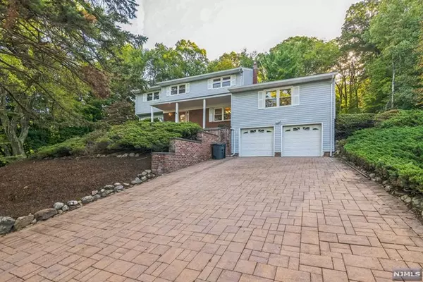 43 Wolfe DR, Wanaque, NJ 07465