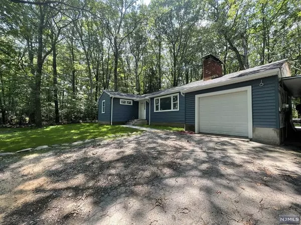 157 Kakeout RD, Kinnelon Borough, NJ 07405