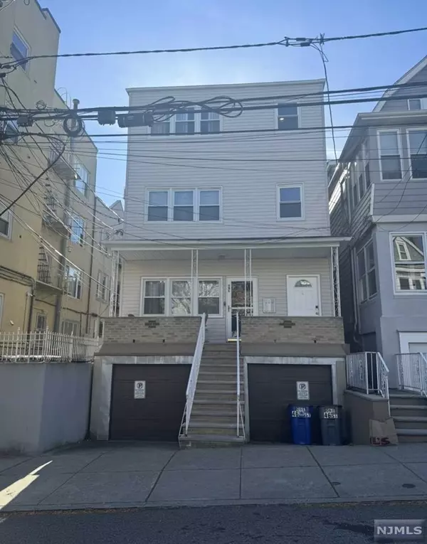 1 46th ST, Weehawken, NJ 07086