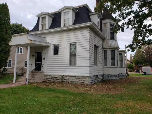 606 W Grand Avenue, Chippewa Falls, WI 54729