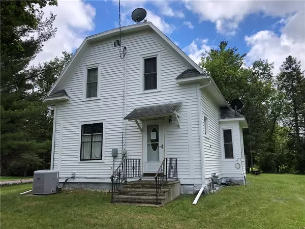 210 E North Avenue, Luck, WI 54853