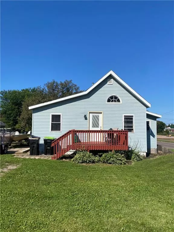 320 E Maple Street, Stanley, WI 54768