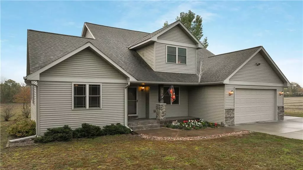 S9875 Lowes Creek Road, Eleva, WI 54738