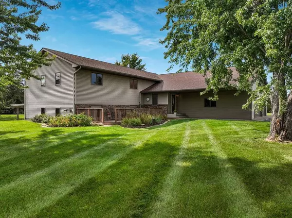 621 Glover Road, Hudson, WI 54016