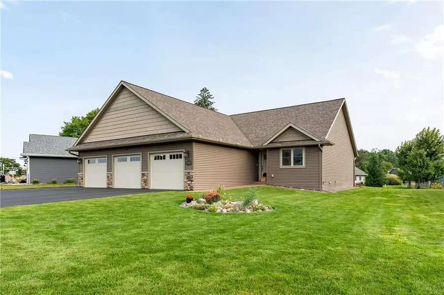 2338 St. Andrews Drive, Altoona, WI 54720