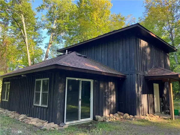 7702 W Harmony Bend, Loretta, WI 54896