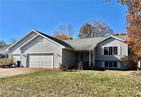 Eau Claire, WI 54703,4814 Club House Lane