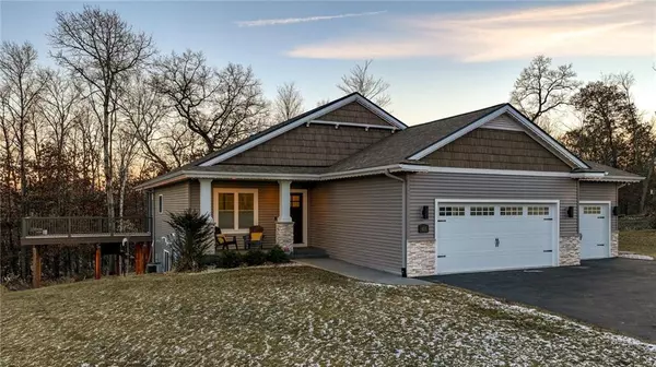 4615 S Oakwood Hills Parkway, Eau Claire, WI 54701