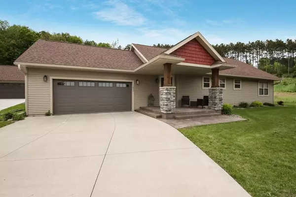 1842 Luke Place, Chippewa Falls, WI 54729