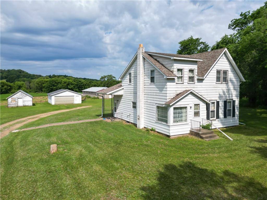 S 13360 County Road B, Eleva, WI 54738