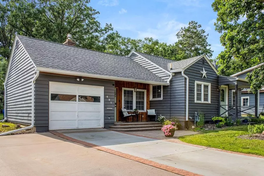 607 College Street, Spooner, WI 54801