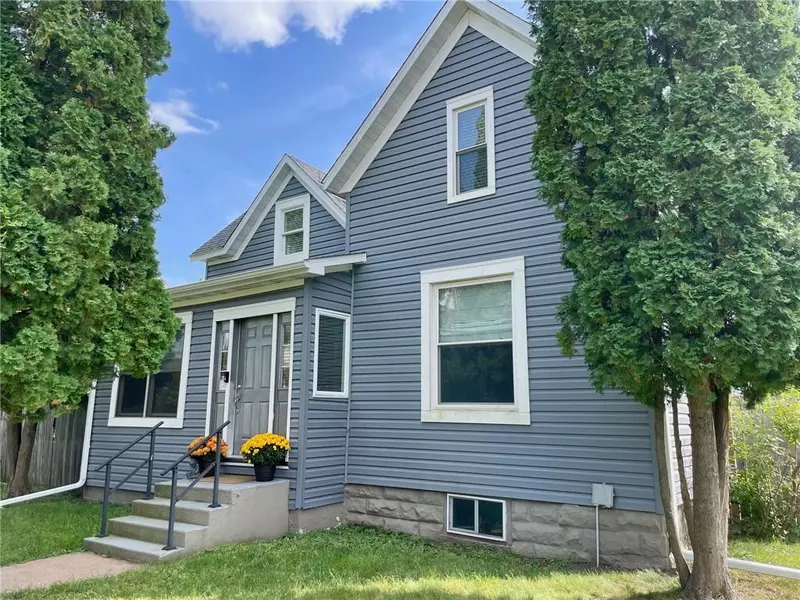 422 12th Avenue, Menomonie, WI 54751