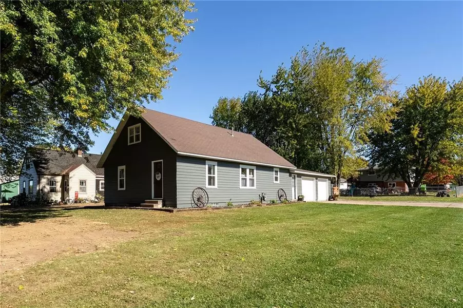 700 Washington Street, Thorp, WI 54771