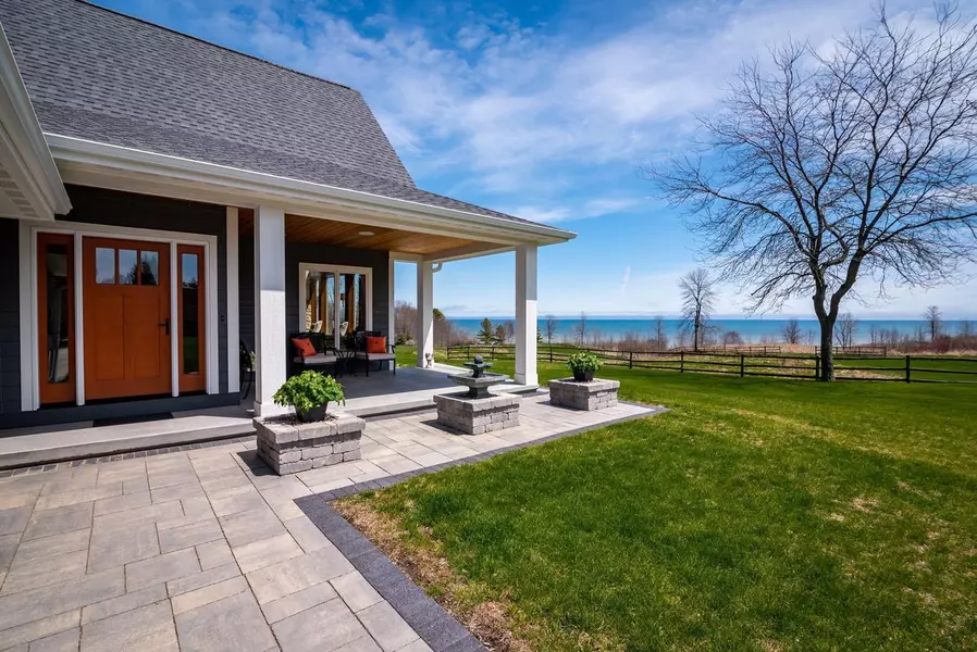 11603 Kingfisher LANE, Cleveland, WI 53015