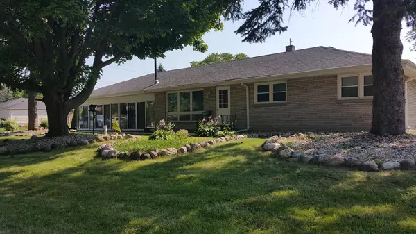 5070 S 30th STREET, Greenfield, WI 53221