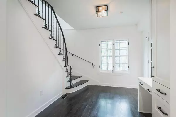 Elm Grove, WI 53122,1105 Lower Ridgeway