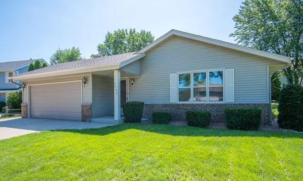 2135 E Village DRIVE, Oak Creek, WI 53154