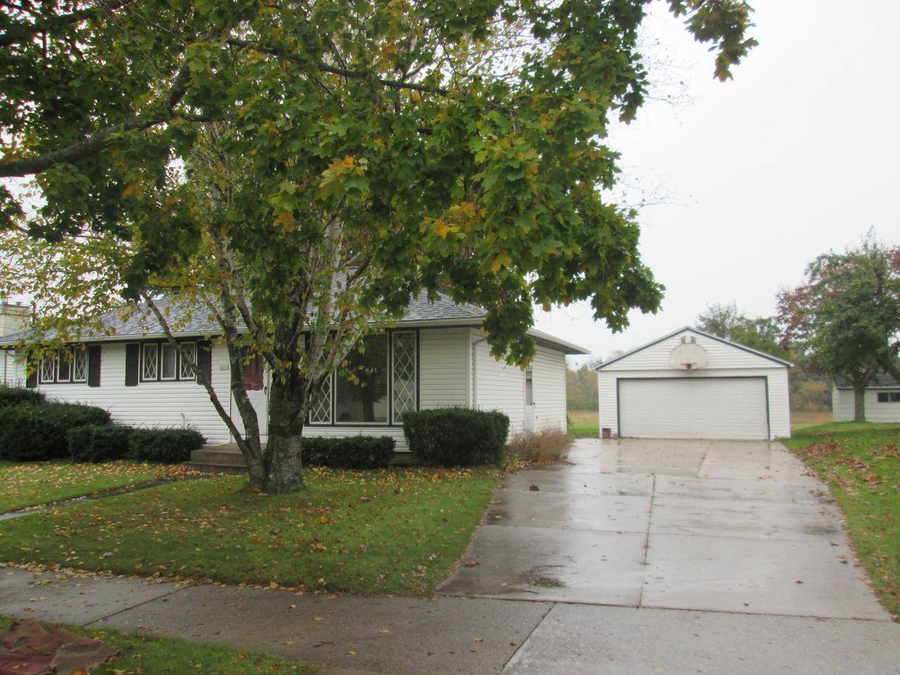 2417 S 18th St., Manitowoc, WI 54220