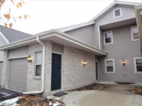 18625 Emerald Cir #F, Brookfield, WI 53045