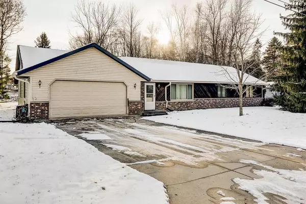 126 E Shore Dr, Random Lake, WI 53075